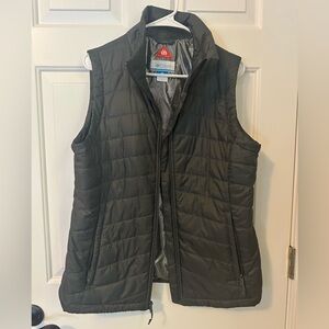 Columbia Black Puffer Vest women’s large